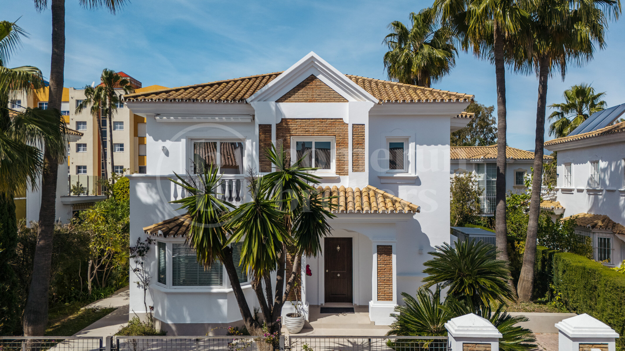 Villa Beatriz – Refined Mediterranean Living in Monte Biarritz Estepona