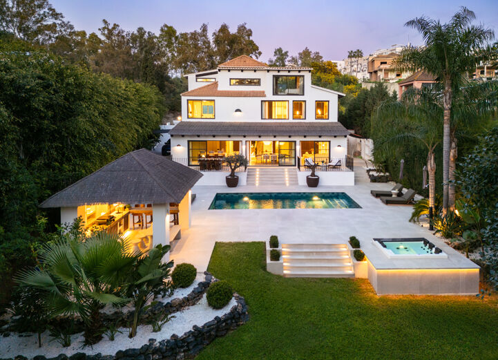 Luxury Villa For Sale In Nueva Andalucia