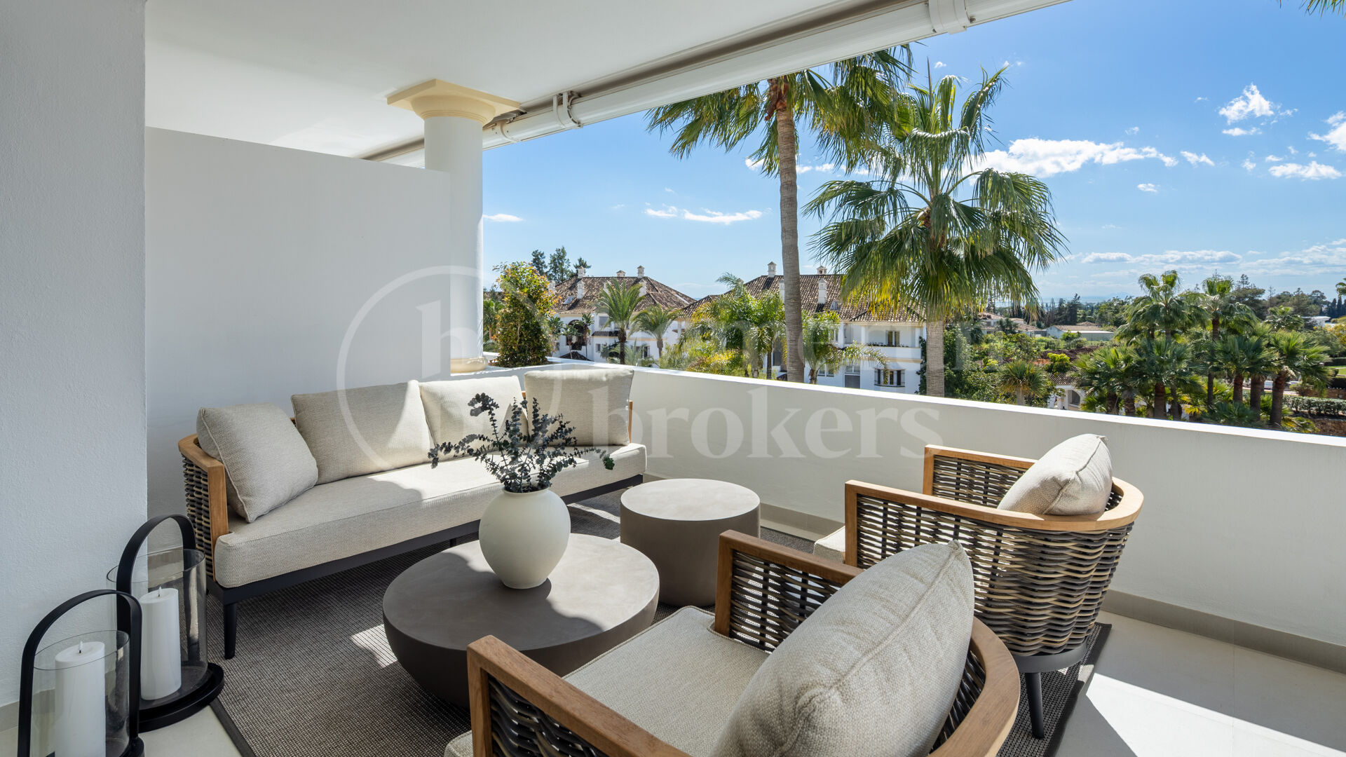 Penthouse Marismas 1 - Elegant Duplex with Sea Views in Marbella Golden Mile