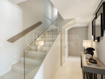 Penthouse Marismas 1 - Elegant Duplex with Sea Views in Marbella Golden Mile