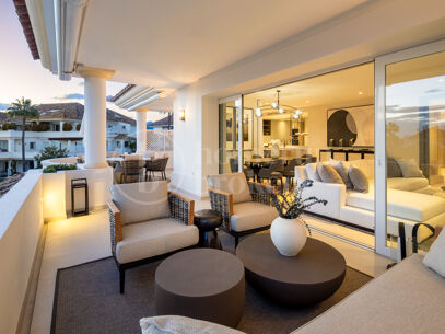Penthouse Marismas 1 - Elegant Duplex with Sea Views in Marbella Golden Mile