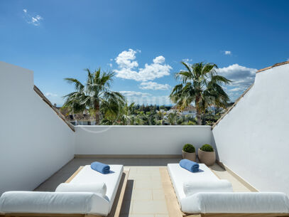 Penthouse Marismas 1 - Elegant Duplex with Sea Views in Marbella Golden Mile