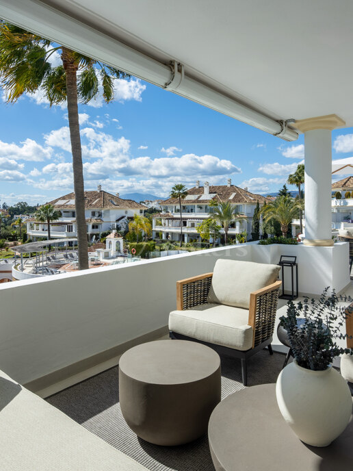 Penthouse Marismas 1 - Elegant Duplex with Sea Views in Marbella Golden Mile