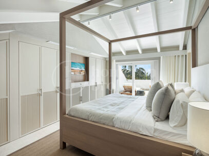 Penthouse Marismas 1 - Elegant Duplex with Sea Views in Marbella Golden Mile