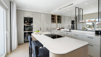 Penthouse Marismas 1 - Elegant Duplex with Sea Views in Marbella Golden Mile