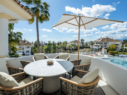 Penthouse Marismas 1 - Elegant Duplex with Sea Views in Marbella Golden Mile
