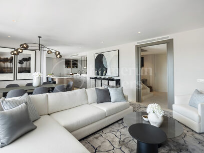 Penthouse Marismas 1 - Elegant Duplex with Sea Views in Marbella Golden Mile