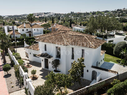 Villa Vera - Five Bedroom Villa with Golf Views in Nueva Andalucía