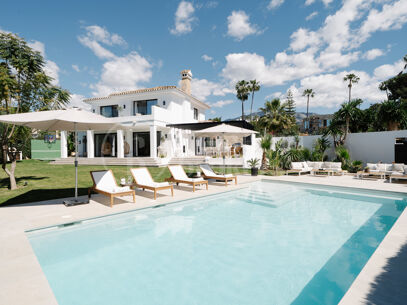 Villa Vera - Five Bedroom Villa with Golf Views in Nueva Andalucía