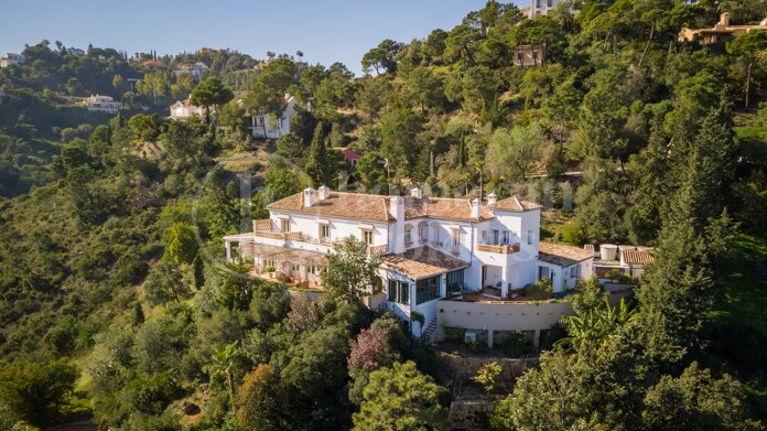 Villa La Vela - Villa with Guest House and Panoramic Views in El Madroñal, Benahavís