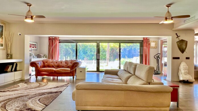 Casa Ruby - Just a Short Walk from the Beach in Casasola, Estepona