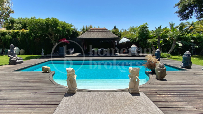Casa Ruby - Just a Short Walk from the Beach in Casasola, Estepona