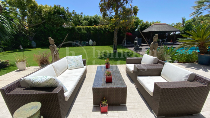 Casa Ruby - Just a Short Walk from the Beach in Casasola, Estepona