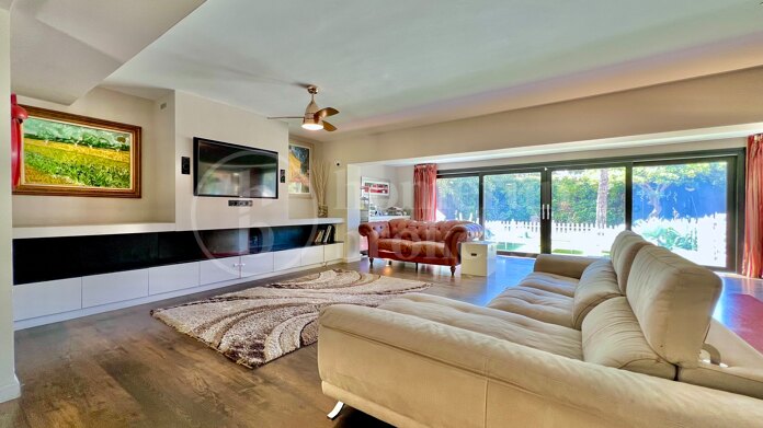 Casa Ruby - Just a Short Walk from the Beach in Casasola, Estepona