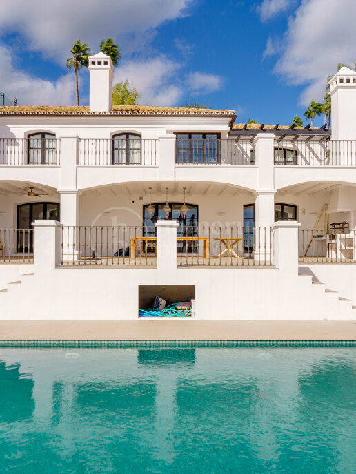 Villa Dafne - with Panoramic Views in El Madroñal