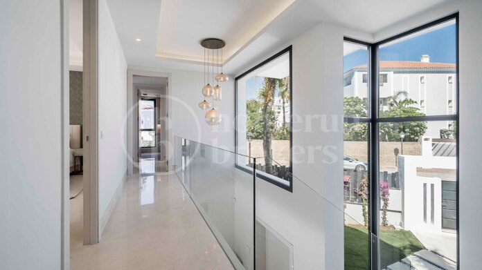 Villa Ares - Contemporary New Villa in El Campanario