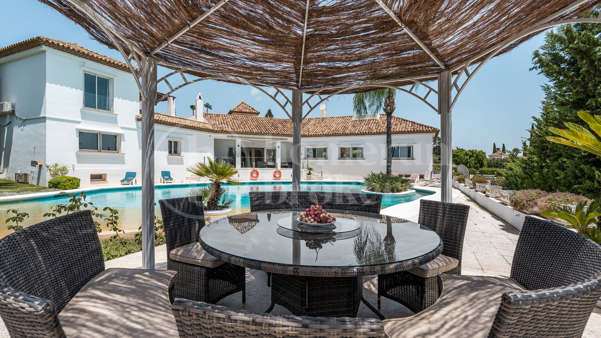 Villa Buganvilla - Six Bedroom Villa In El Paraiso