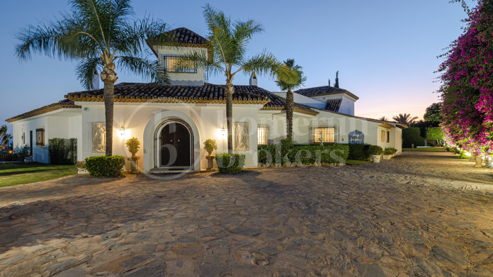 Villa Buganvilla - Six Bedroom Villa In El Paraiso