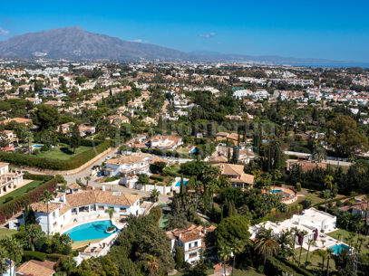 Villa Buganvilla - Six Bedroom Villa In El Paraiso