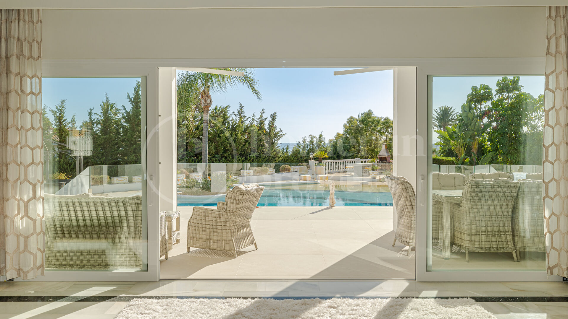 Villa Buganvilla - Six Bedroom Villa In El Paraiso