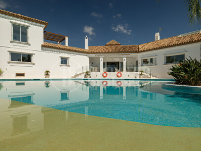 Villa Buganvilla - Six Bedroom Villa In El Paraiso