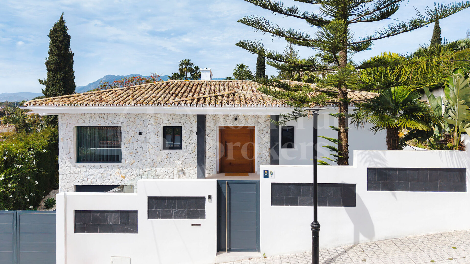 Villa Sama – A Contemporary one level Villa in Marbella East