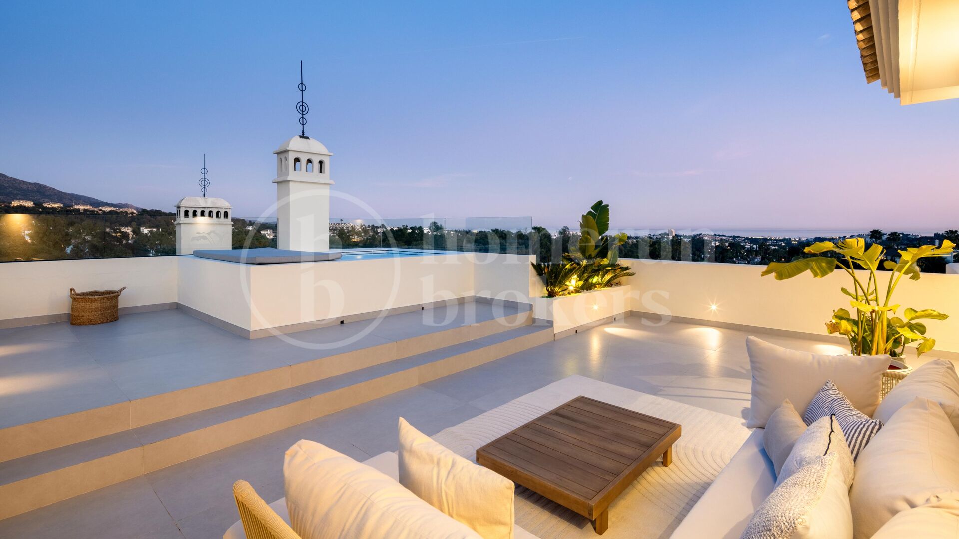 Penthouse Belvederes 23 – Sofistikerad Dubblett med Panoramavyer