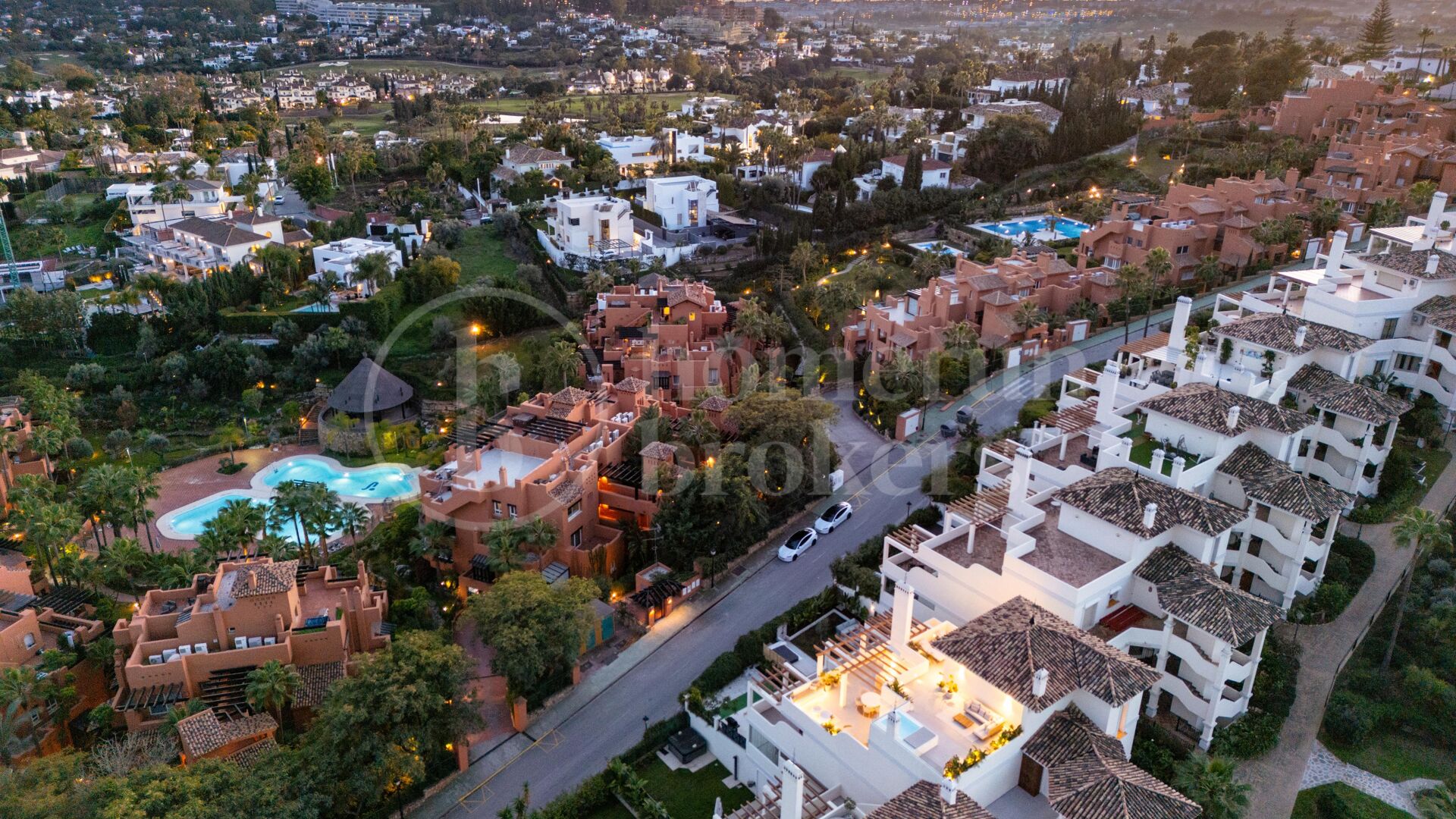 Penthouse Belvederes 23 – Sofistikerad Dubblett med Panoramavyer