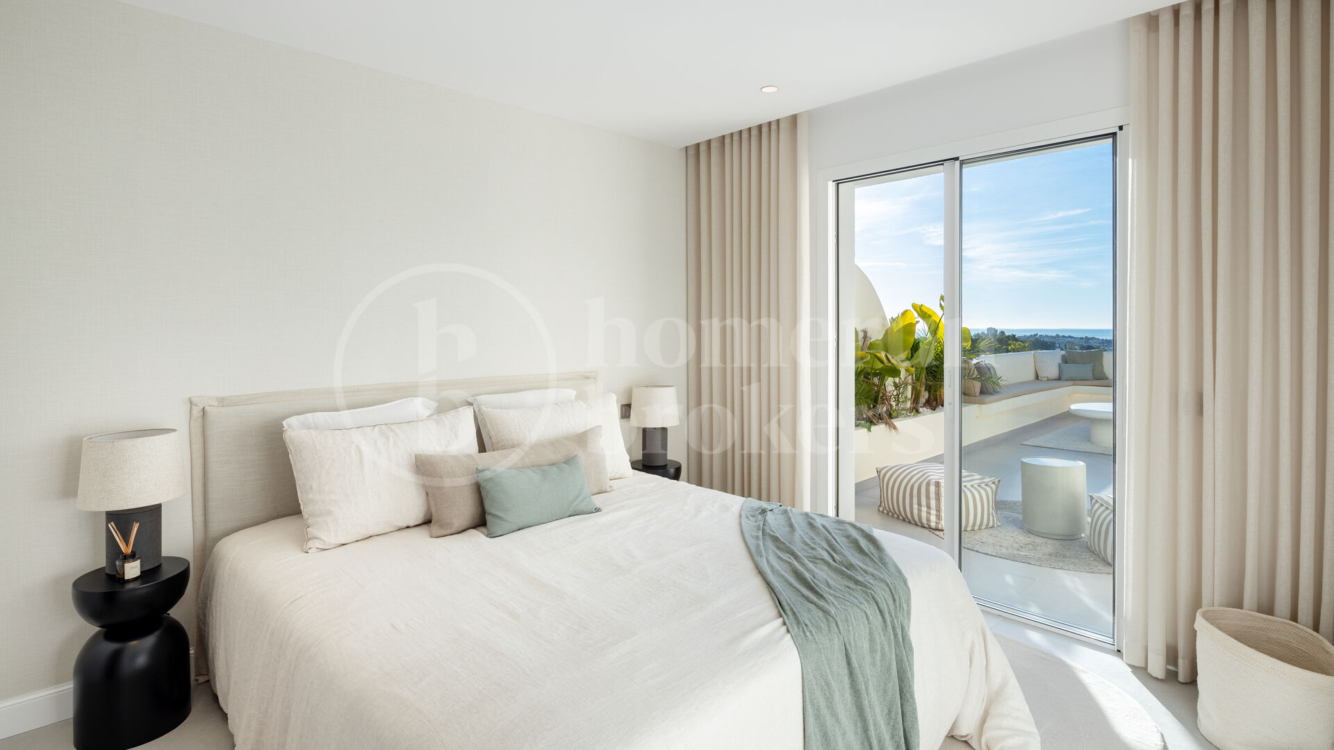 Penthouse Belvederes 23 – Sofistikerad Dubblett med Panoramavyer