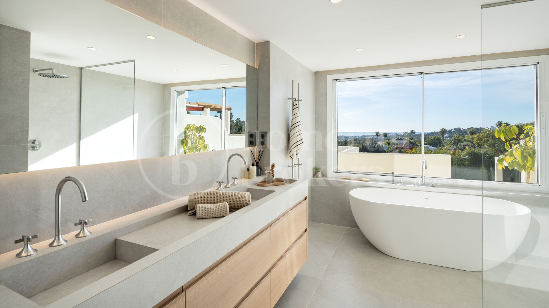 Penthouse Belvederes 23 – Sofistikerad Dubblett med Panoramavyer