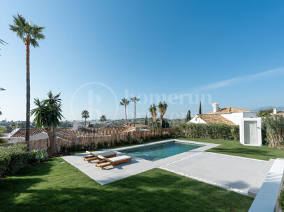 Villa Daria - with Panoramic Sea and Golf Views in Nueva Andalucía, Marbella