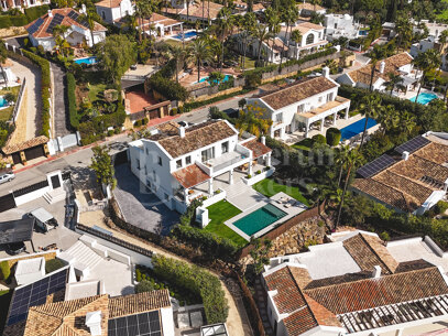 Villa Daria - with Panoramic Sea and Golf Views in Nueva Andalucía, Marbella