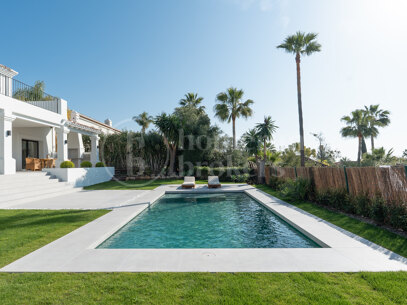 Villa Daria - with Panoramic Sea and Golf Views in Nueva Andalucía, Marbella