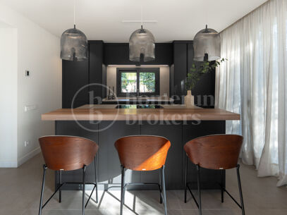 Villa Daria – Med Panoramautsikt över Hav och Golf i Nueva Andalucía, Marbella