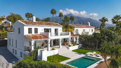 Villa Daria - with Panoramic Sea and Golf Views in Nueva Andalucía, Marbella