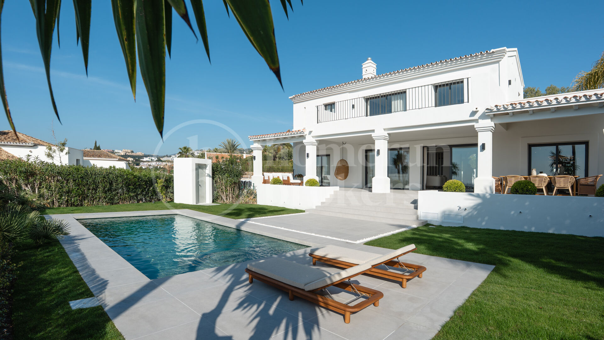 Villa Daria – Med Panoramautsikt över Hav och Golf i Nueva Andalucía, Marbella