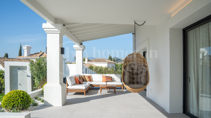 Villa Aria - with Panoramic Sea and Golf Views in Nueva Andalucía, Marbella