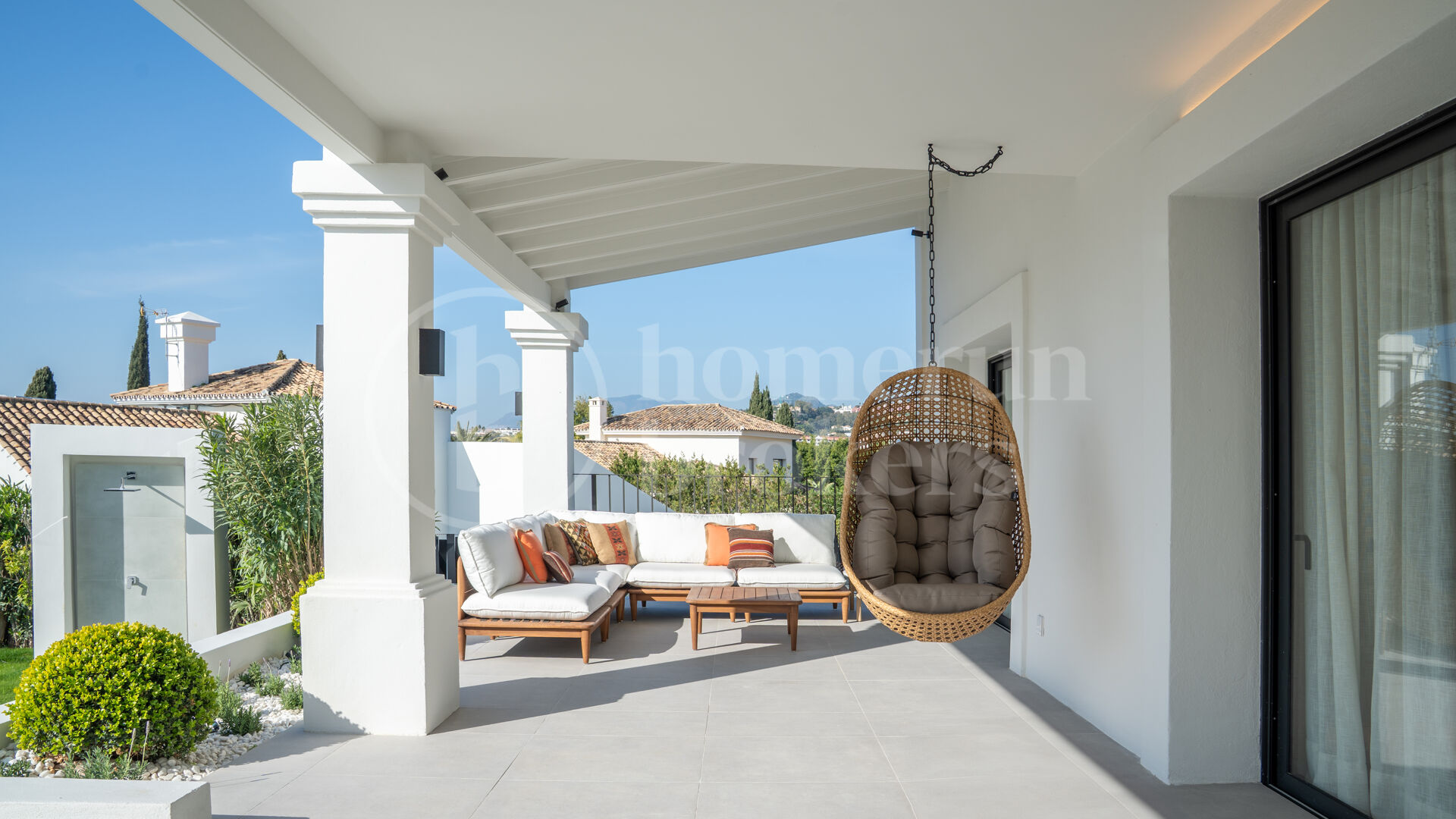 Villa Daria – Med Panoramautsikt över Hav och Golf i Nueva Andalucía, Marbella