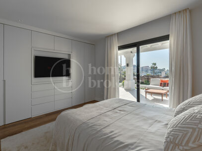 Villa Daria – Med Panoramautsikt över Hav och Golf i Nueva Andalucía, Marbella