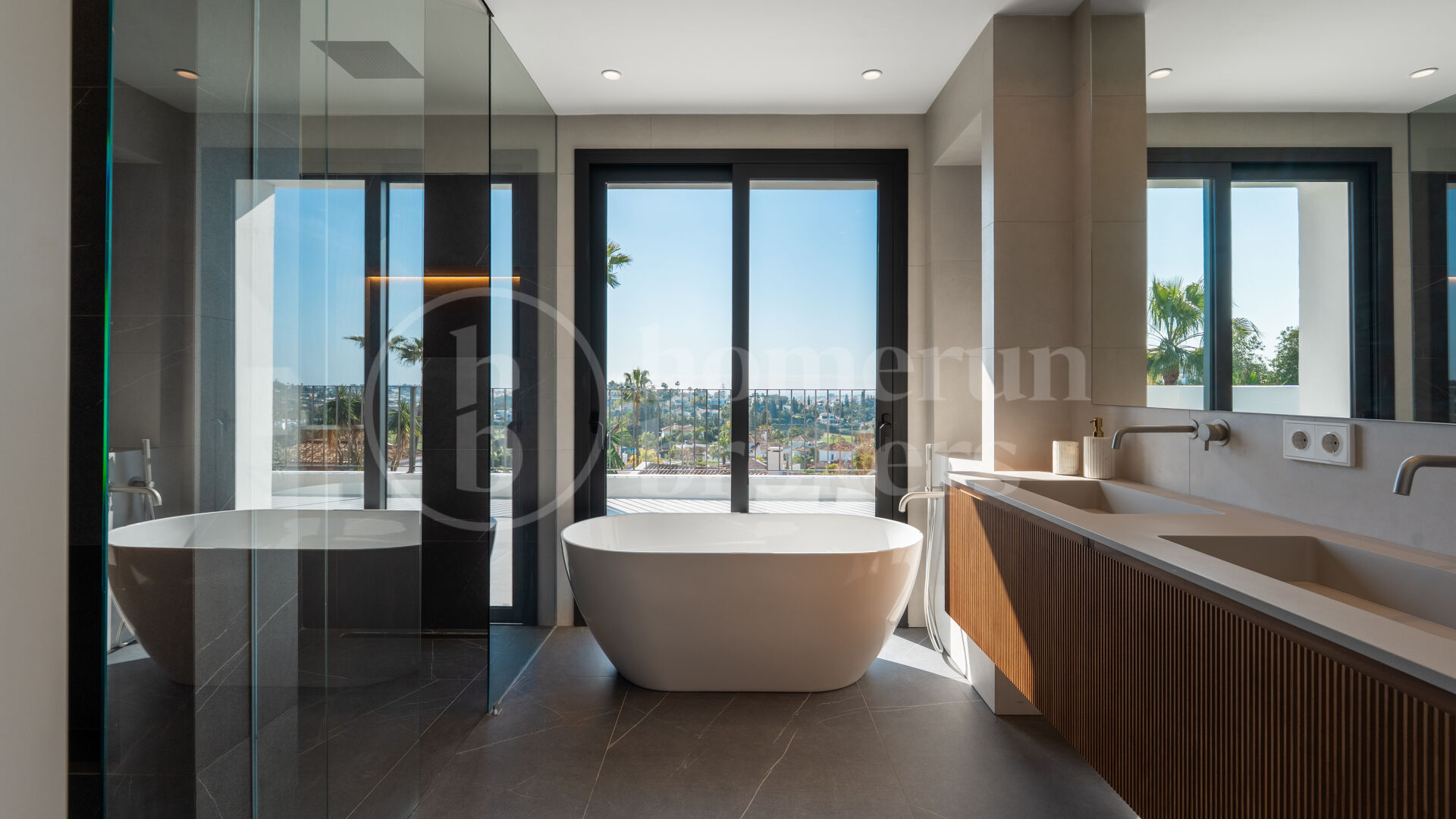 Villa Daria – Med Panoramautsikt över Hav och Golf i Nueva Andalucía, Marbella