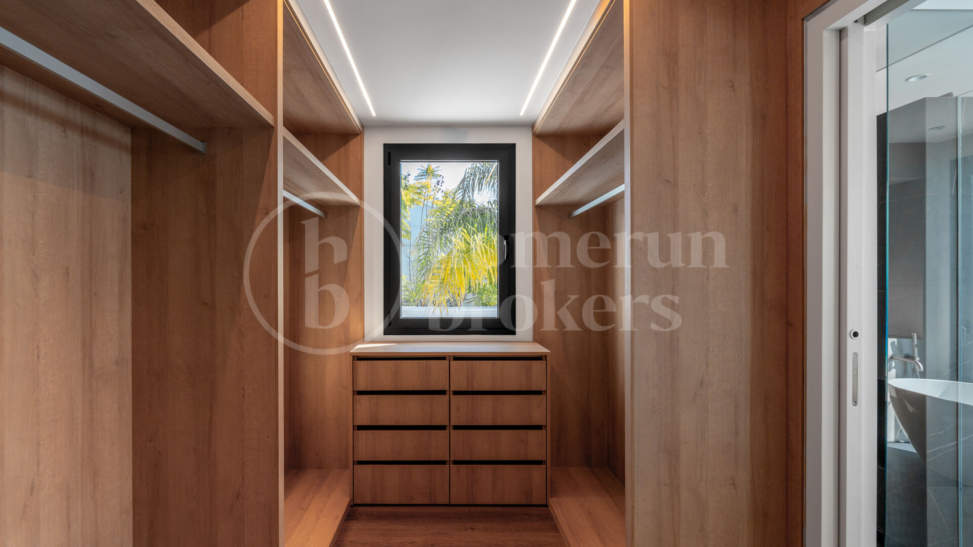 Villa Daria – Med Panoramautsikt över Hav och Golf i Nueva Andalucía, Marbella