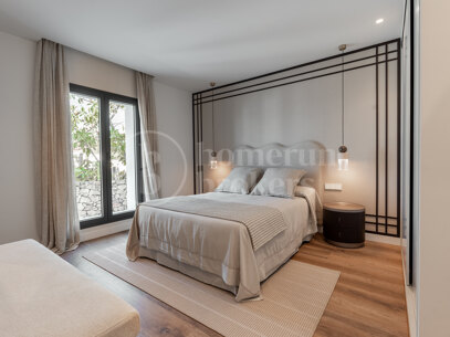 Villa Daria - with Panoramic Sea and Golf Views in Nueva Andalucía, Marbella