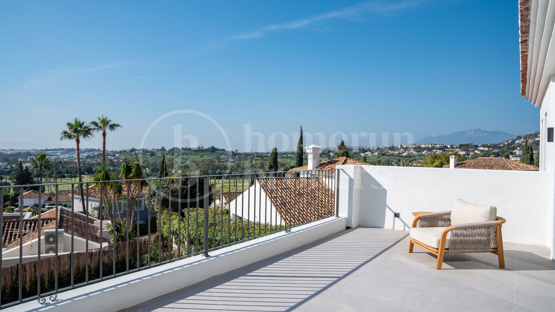 Villa Daria – Med Panoramautsikt över Hav och Golf i Nueva Andalucía, Marbella