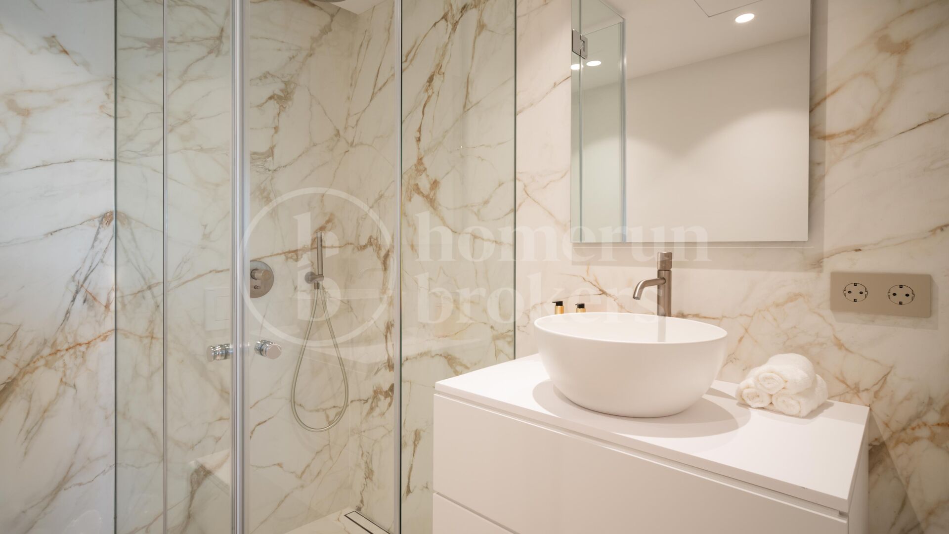 Apartment Granados 12 – Luxury Apartment in Puente Romano