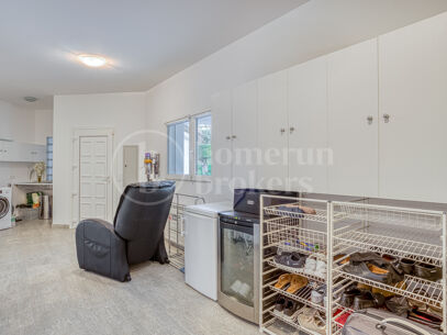 Casa Olivo – Stilren Villa med Självständig Studio i Marbella Öst