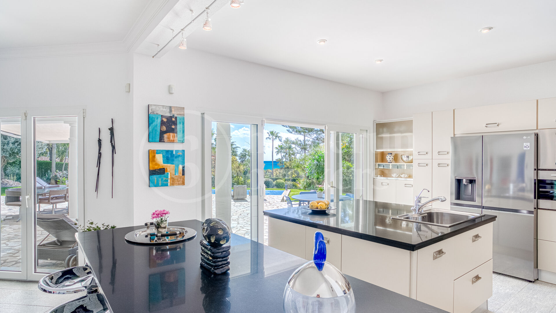 Casa Olivo – Stilren Villa med Självständig Studio i Marbella Öst