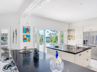 Casa Olivo – Stilren Villa med Självständig Studio i Marbella Öst