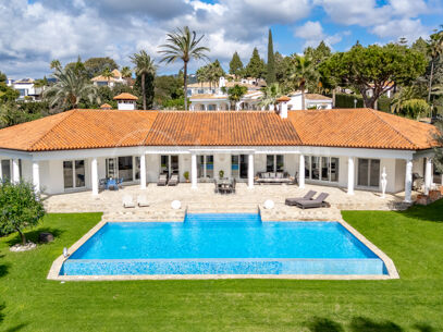 Casa Olivo – Stilren Villa med Självständig Studio i Marbella Öst