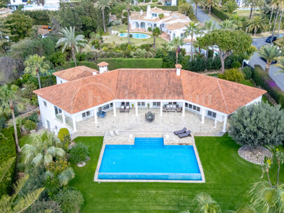 Casa Olivo – Stilren Villa med Självständig Studio i Marbella Öst