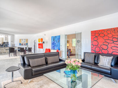 Casa Olivo – Stilren Villa med Självständig Studio i Marbella Öst